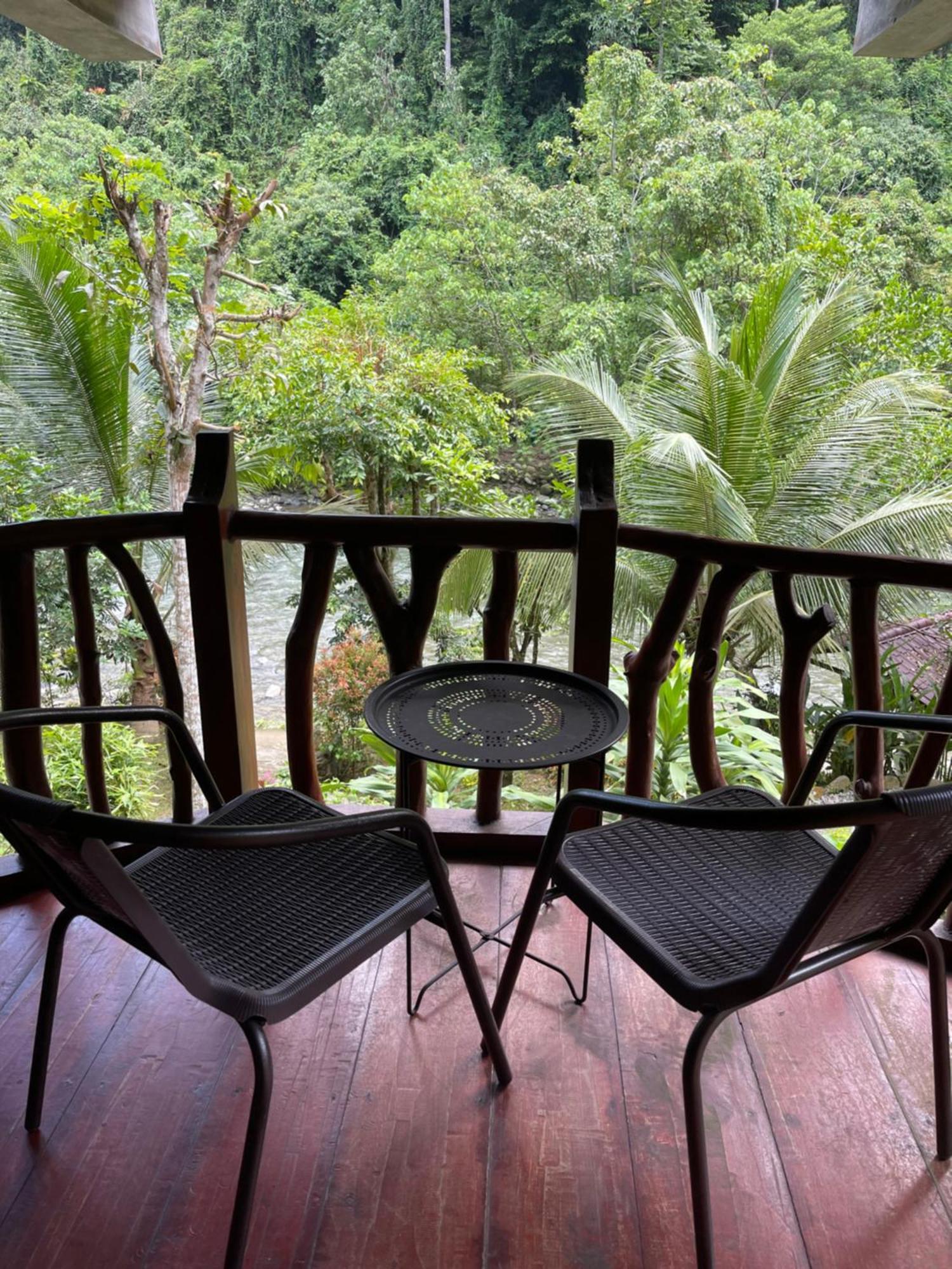 Kupu Kupu Garden Guest House & Cafe Bukit Lawang Eksteriør bilde