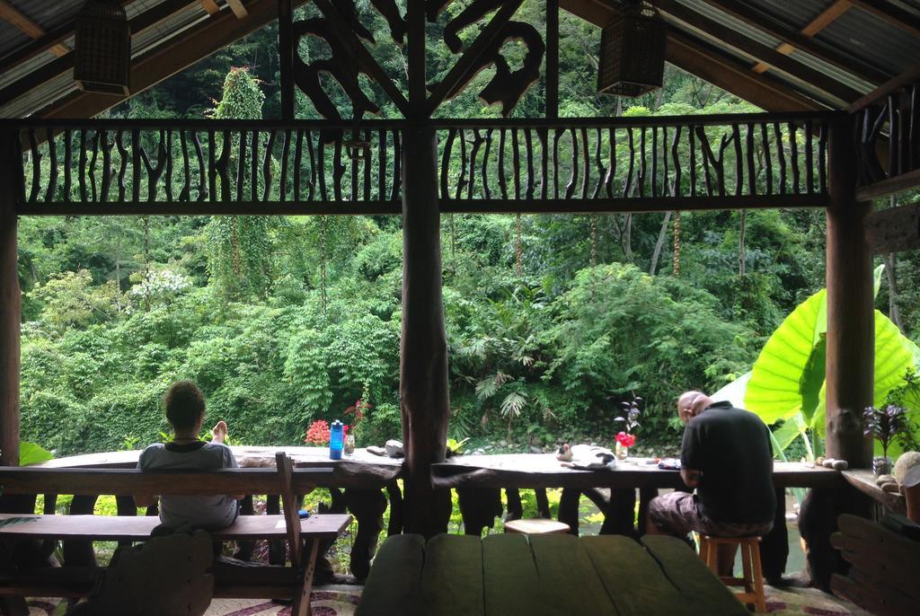 Kupu Kupu Garden Guest House & Cafe Bukit Lawang Eksteriør bilde